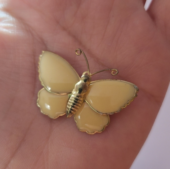 Butterfly Brooch Enamel Insect Pin Lapel Pin Safety Pin - Picture 1 of 3